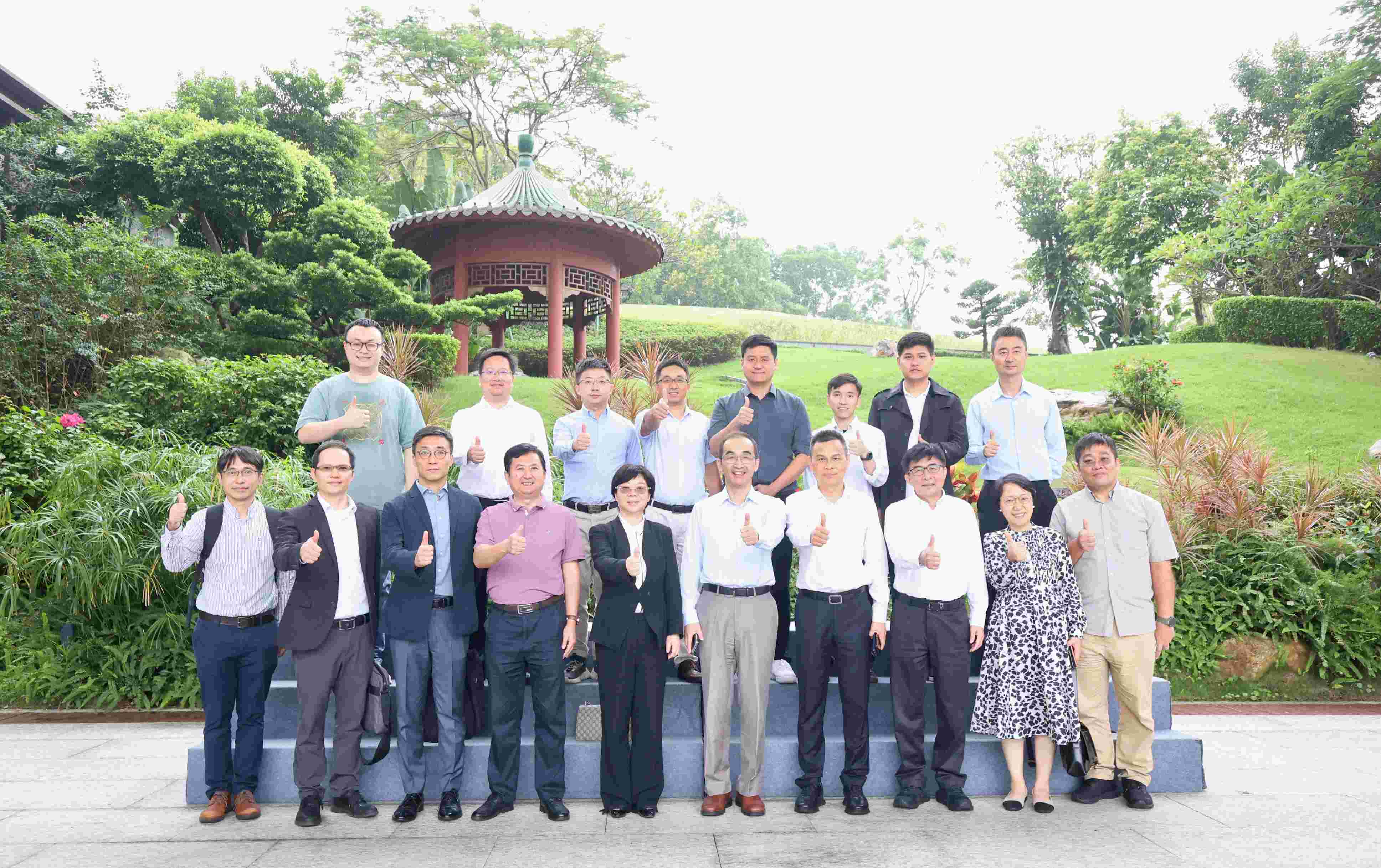 中国移动香港公司董事长凌浩一行到深圳市大数据研究院参观调研 | SRIBD官网
