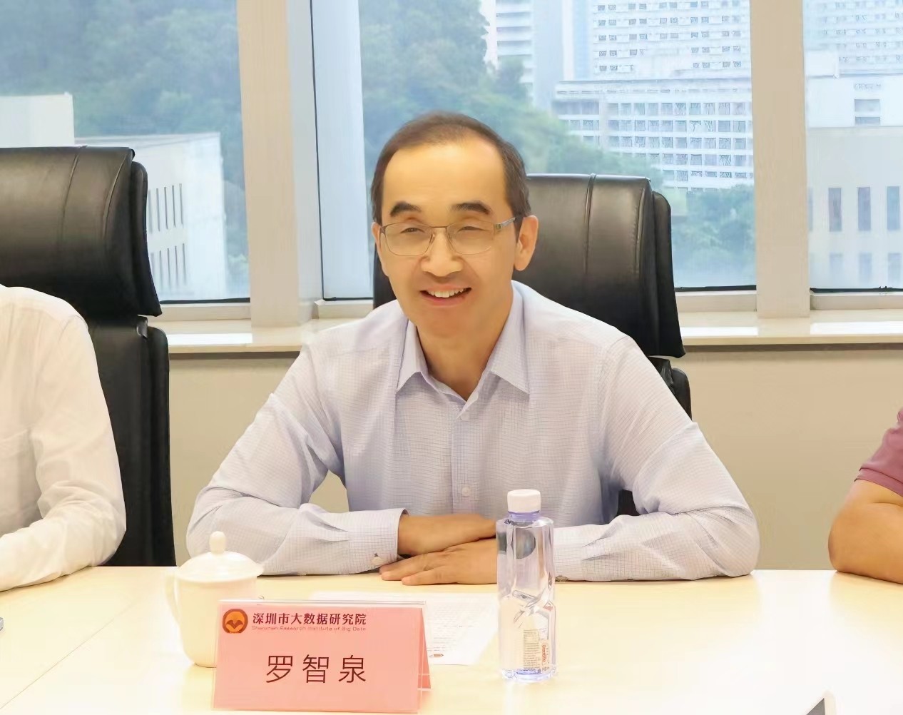 中国移动香港公司董事长凌浩一行到深圳市大数据研究院参观调研 | SRIBD官网